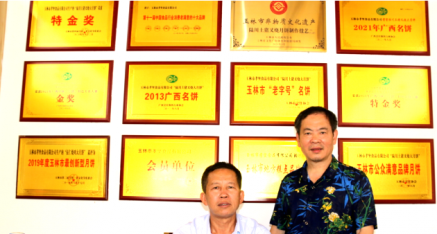 中华产品网副总唐国宣采访广西孝坚食品公司董事长林孝坚